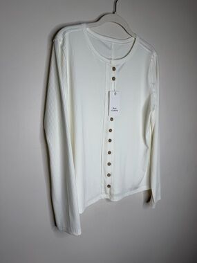 Women's Ivory Ribbed Button-Front Long Sleeve Top
